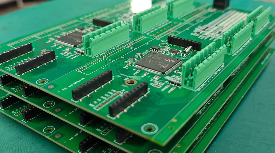 การจัดการการปล่อยก๊าซคาร์บอนของโรงงาน PCBA ส่งผลต่อต้นทุนการผลิตอย่างไร